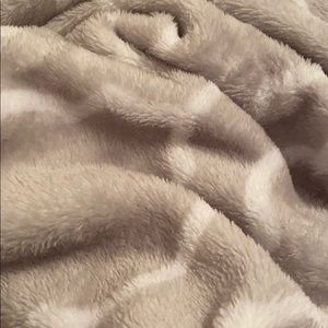 trade with @_olivialocke